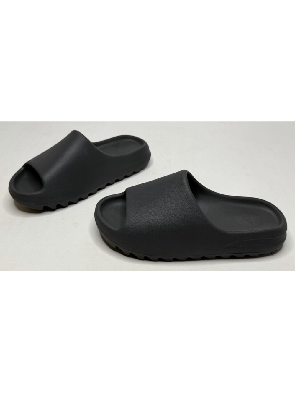 Men’s Yeezy X Adidas Slate Gray US Size 11 Comfort Slides